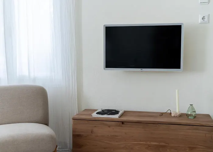 Yalee Grandpa's House Λουτράκι